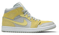 https://cdn.shopify.com/s/files/1/0560/7754/9738/products/1627368233398_AirJordan10.jpg?v=1636109503