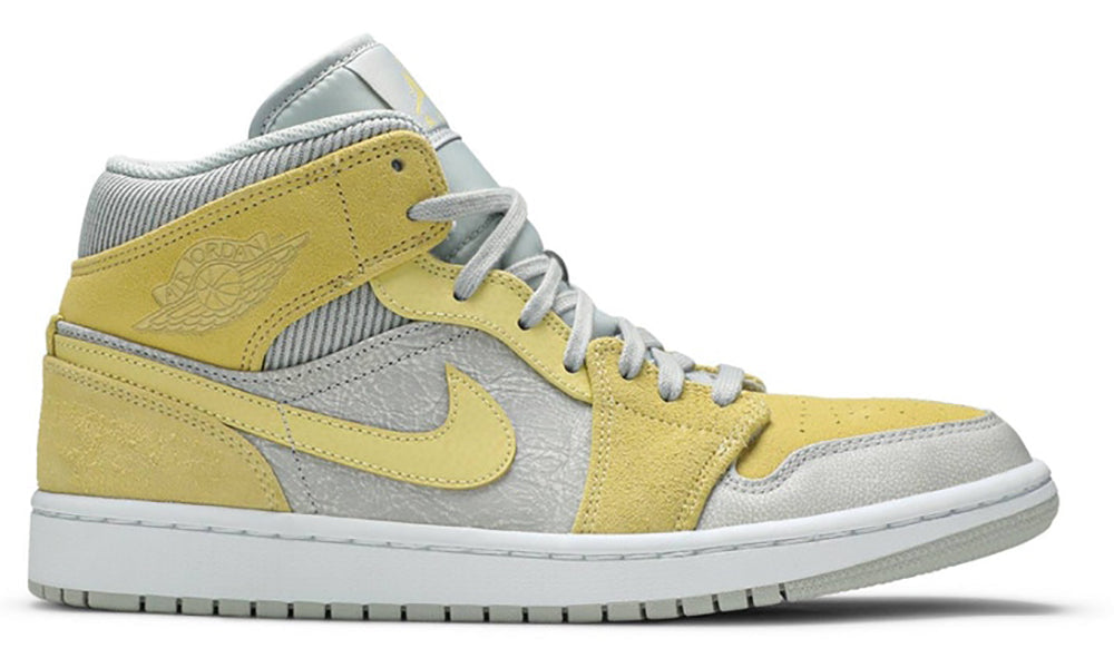https://cdn.shopify.com/s/files/1/0560/7754/9738/products/1627368233398_AirJordan10.jpg?v=1636109503