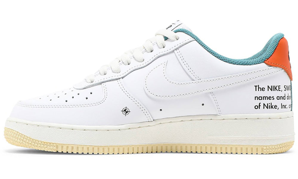 https://cdn.shopify.com/s/files/1/0560/7754/9738/products/1628944195521_NikeAirFor2.jpg?v=1636748355