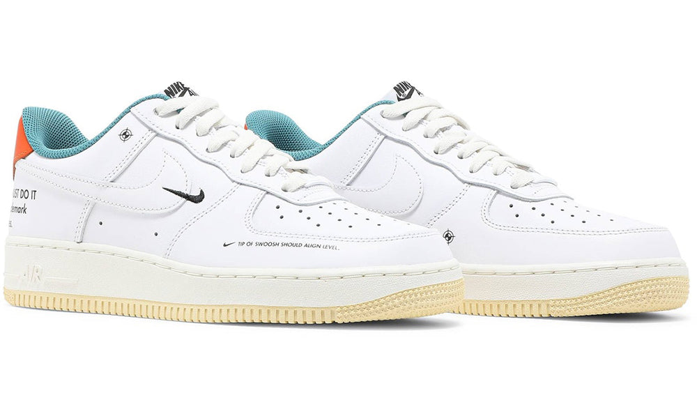 https://cdn.shopify.com/s/files/1/0560/7754/9738/products/1628944195522_NikeAirFor7.jpg?v=1636748354