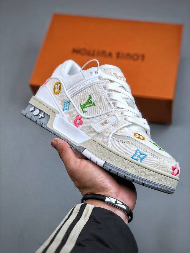 https://cdn.shopify.com/s/files/1/0648/4253/0893/files/LouisVuittonTrainerWhiteDenimEmbroidered_3.jpg?v=1762887078