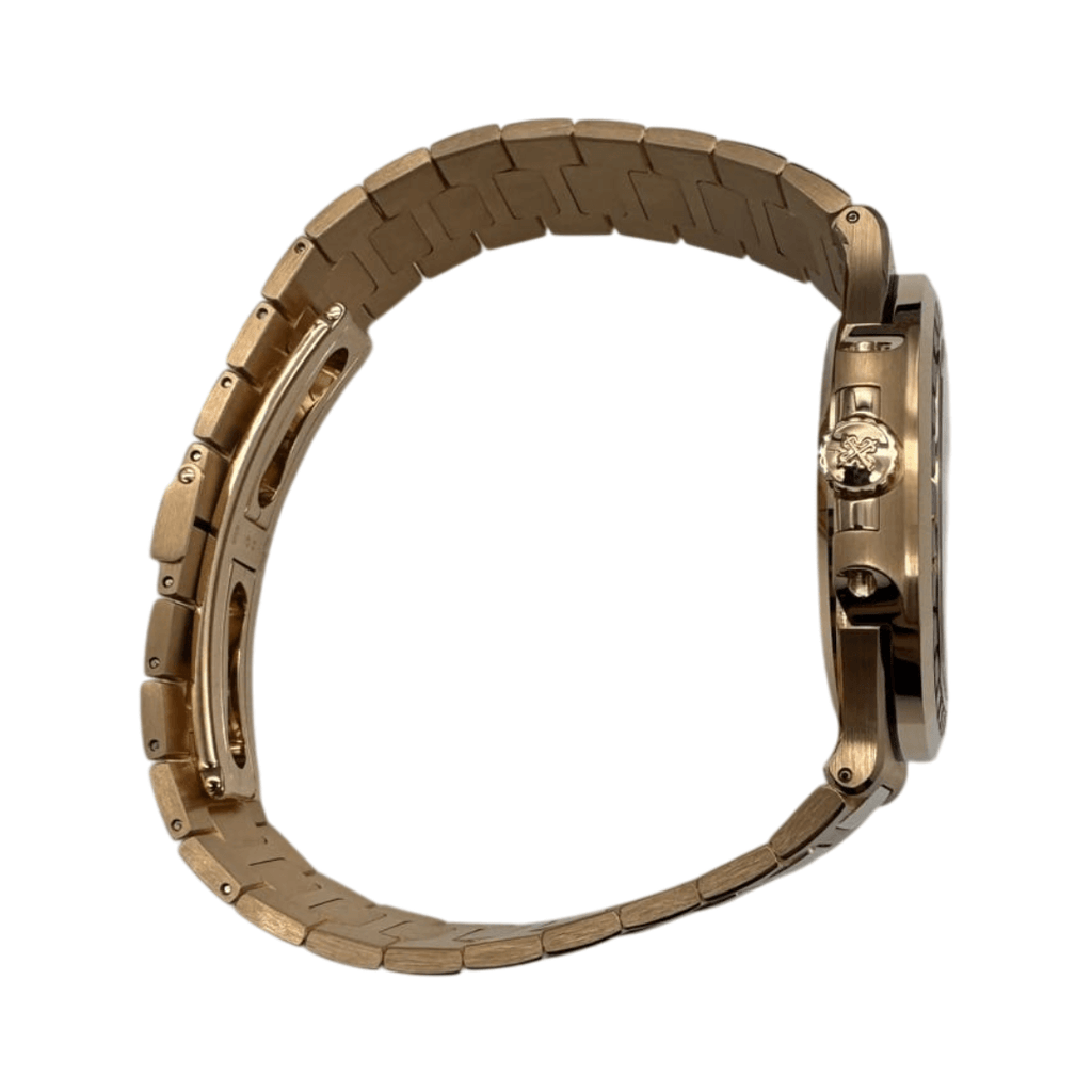 https://cdn.shopify.com/s/files/1/1016/2169/4801/files/Patek-Philippe-Nautilus-5723112R-001-6.png?v=1770280124