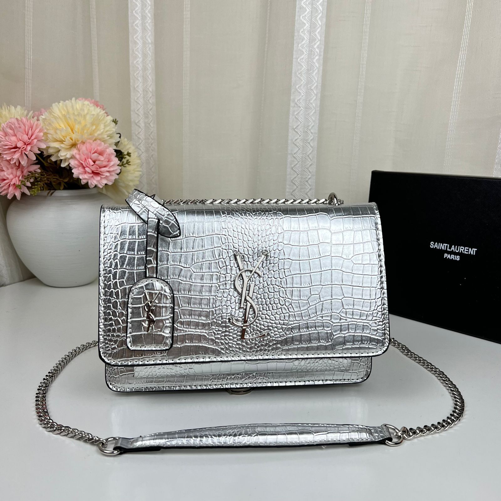 https://cdn.shopify.com/s/files/1/0648/4253/0893/files/a859bb6a-7ddd-4ece-a2d7-01d5d29349b6.jpg?v=1762886797