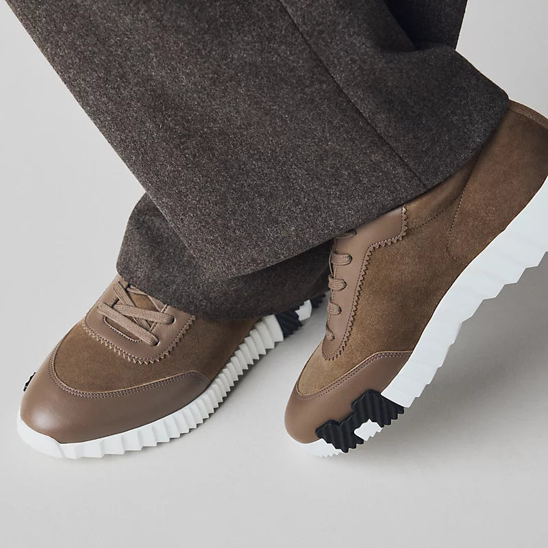 https://cdn.shopify.com/s/files/1/0648/4253/0893/files/bouncing-sneaker--231763ZHX3-worn-2-0-0-800-800_g.webp?v=1762887994
