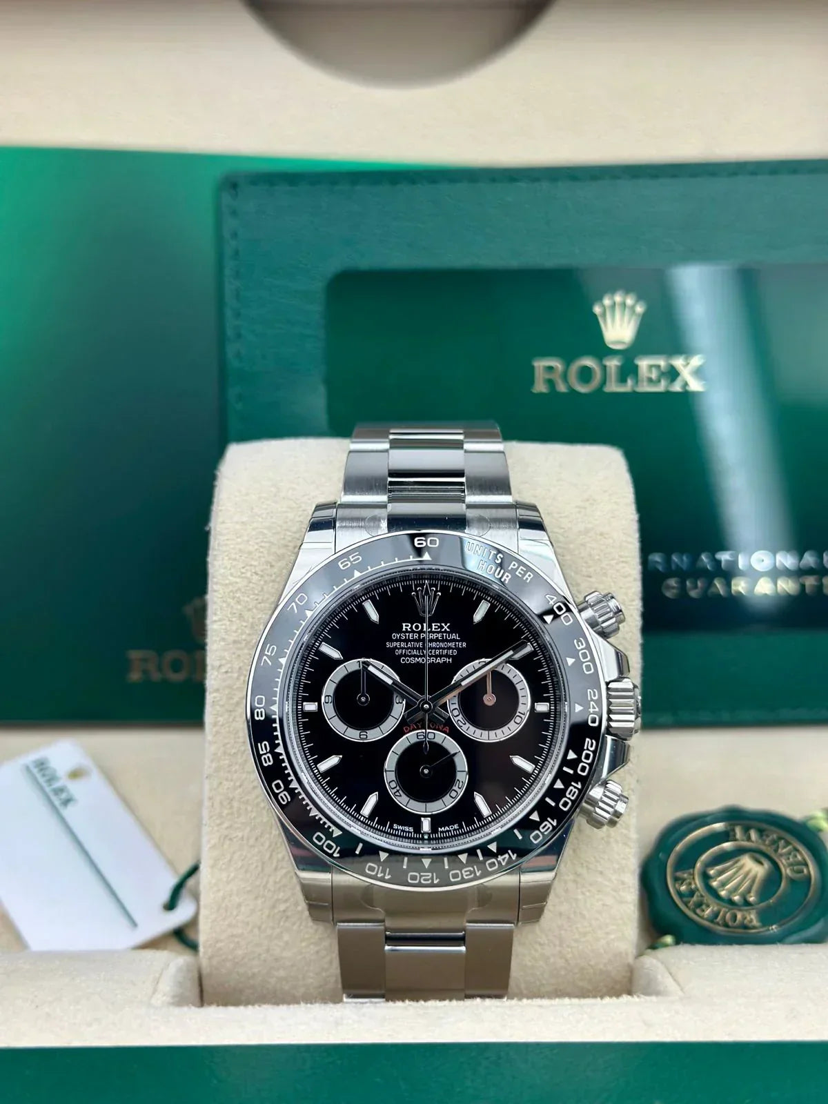 https://cdn.shopify.com/s/files/1/1016/2169/4801/files/daytona_black_dial_dubailuxurywatch.webp?v=1770280268