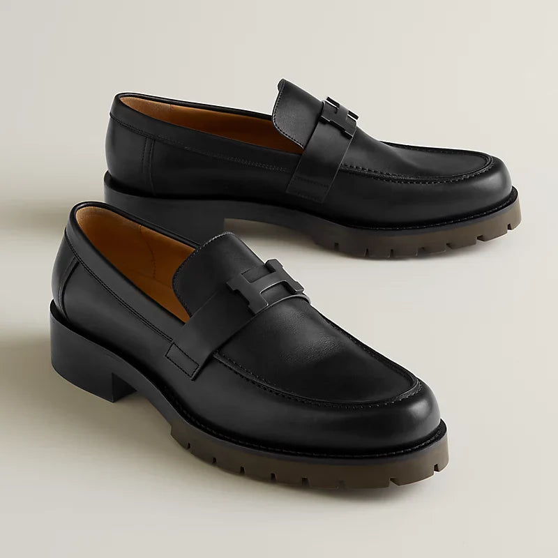 https://cdn.shopify.com/s/files/1/0626/8095/7046/files/gregoire-loafer--231998ZA02-worn-1-0-0-800-800_g.webp?v=1755336801