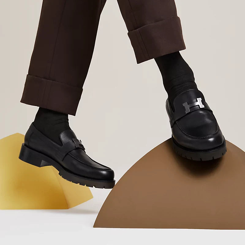 https://cdn.shopify.com/s/files/1/0626/8095/7046/files/gregoire-loafer--231998ZA02-worn-2-0-0-800-800_g.webp?v=1755336801