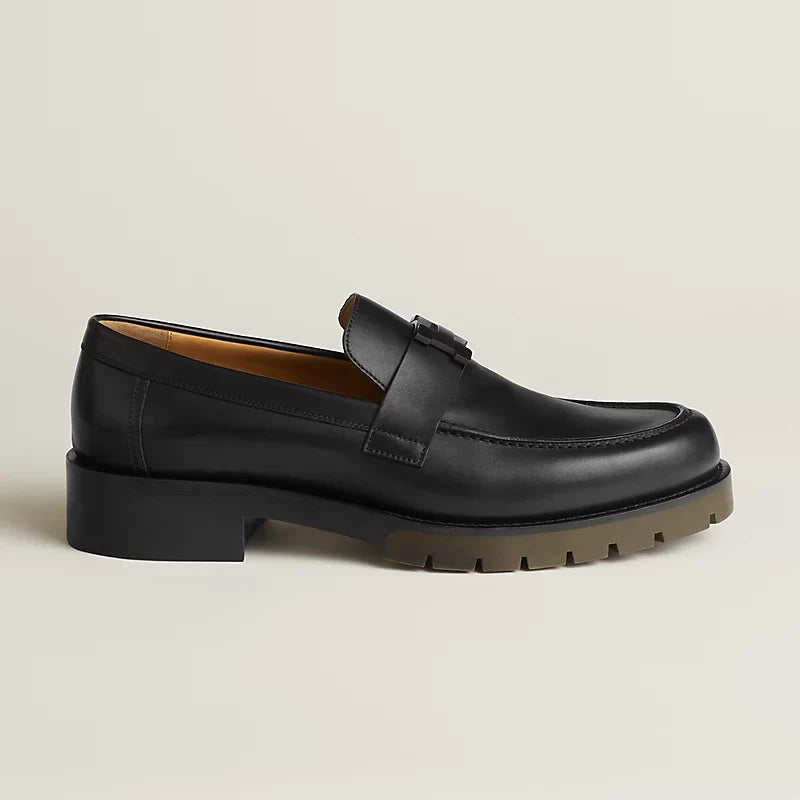https://cdn.shopify.com/s/files/1/0626/8095/7046/files/gregoire-loafer--231998ZA02-worn-3-0-0-800-800_g.webp?v=1755336801