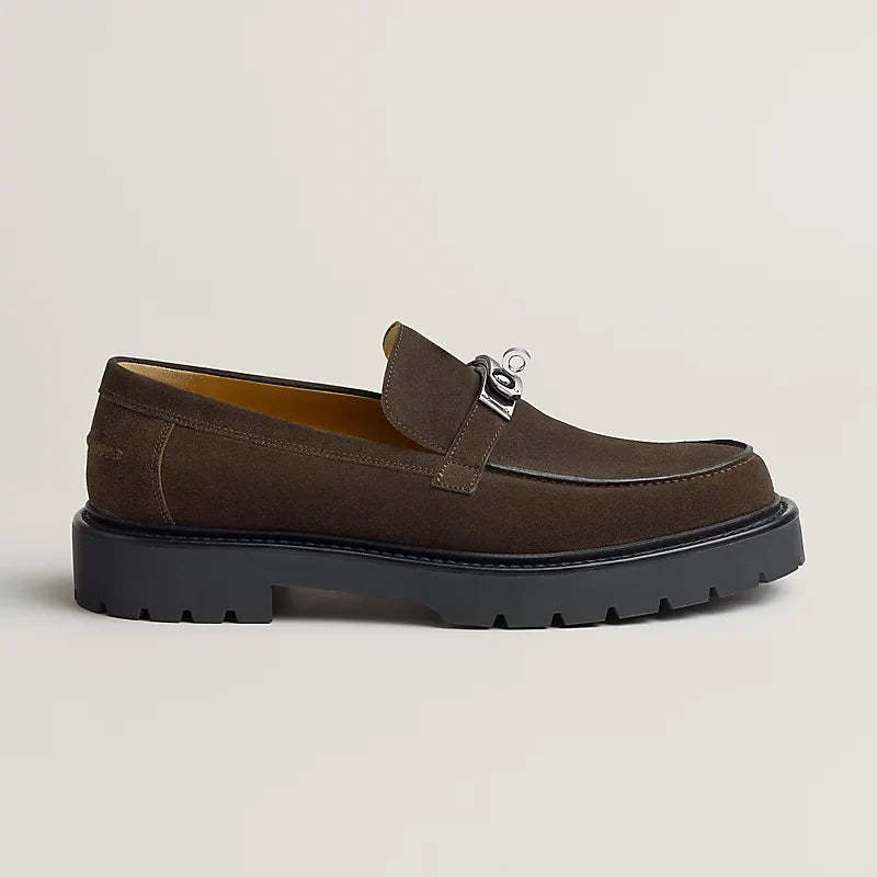 https://cdn.shopify.com/s/files/1/0626/8095/7046/files/icone-loafer--242908ZAME-side-wm-4-0-0-800-800_g.webp?v=1755336643