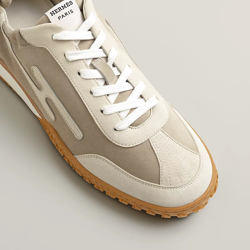 https://cdn.shopify.com/s/files/1/0648/4253/0893/files/jet-sneaker--242925ZHNL-above-wm-7-0-0-800-800_g.webp?v=1762887959