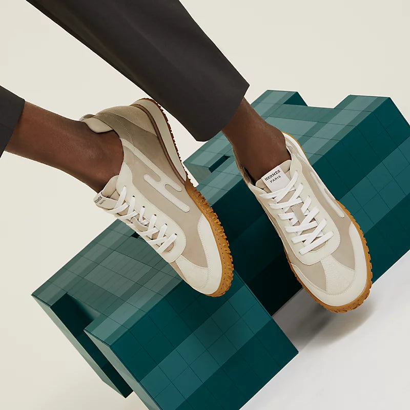 https://cdn.shopify.com/s/files/1/0648/4253/0893/files/jet-sneaker--242925ZHNL-worn-3-0-0-800-800_g.webp?v=1762887959