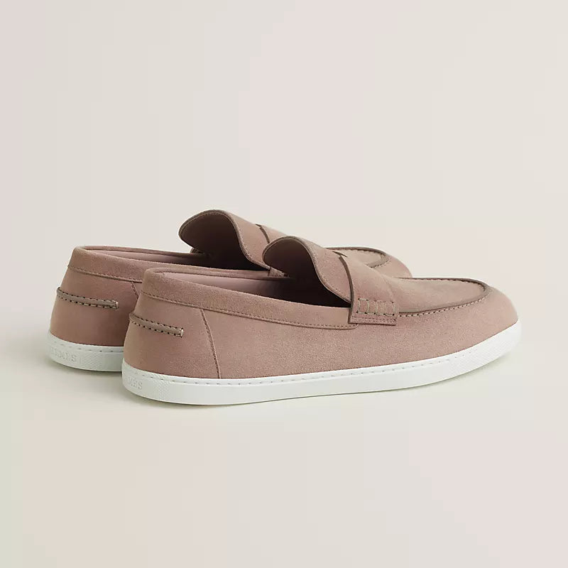 https://cdn.shopify.com/s/files/1/0626/8095/7046/files/job-loafer--242935ZA2Y-back-wm-5-0-0-800-800_g.webp?v=1755334737