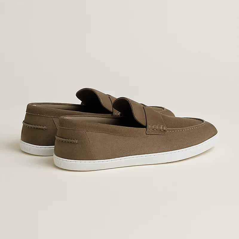 https://cdn.shopify.com/s/files/1/0626/8095/7046/files/job-loafer--242935ZAX3-back-wm-5-0-0-800-800_g.webp?v=1755335176