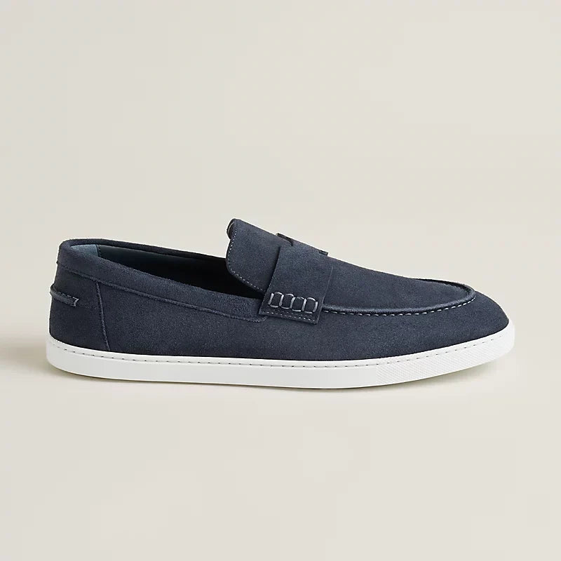 https://cdn.shopify.com/s/files/1/0626/8095/7046/files/job-loafer--252843ZAQ8-side-wm-4-0-0-800-800_g.webp?v=1755334032