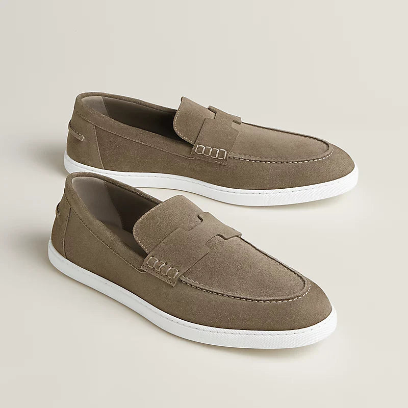 https://cdn.shopify.com/s/files/1/0626/8095/7046/files/job-loafer--252843ZAX3-front-wm-1-0-0-800-800_g.webp?v=1755333876