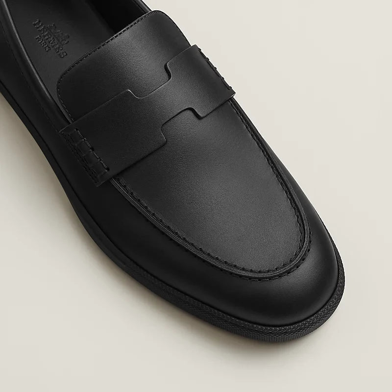 https://cdn.shopify.com/s/files/1/0626/8095/7046/files/job-loafer--252908ZA02-above-wm-6-0-0-800-800_g.webp?v=1755334211