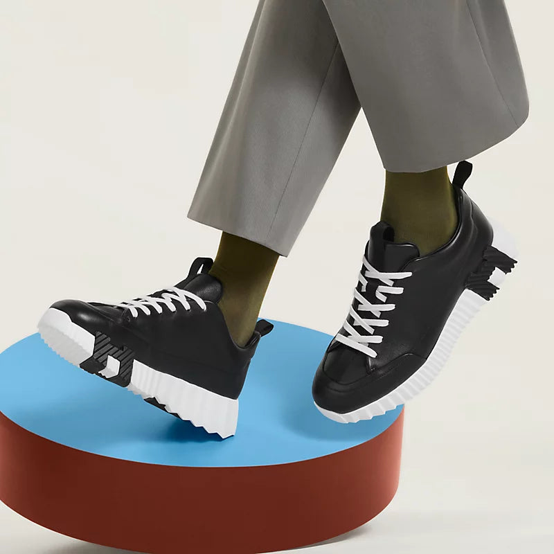 https://cdn.shopify.com/s/files/1/0648/4253/0893/files/jump-sneaker--242839ZH01-worn-2-0-0-800-800_g.webp?v=1762887982