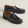 https://cdn.shopify.com/s/files/1/0626/8095/7046/files/kennedy-loafer--151424ZH02-worn-1-0-0-800-800_g.webp?v=1755336379