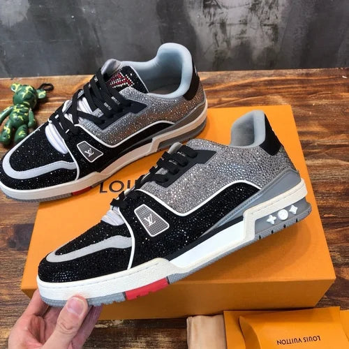 https://cdn.shopify.com/s/files/1/0648/4253/0893/files/louis-vuittion-trainer-crystal-black-red-500x500.webp?v=1762887078