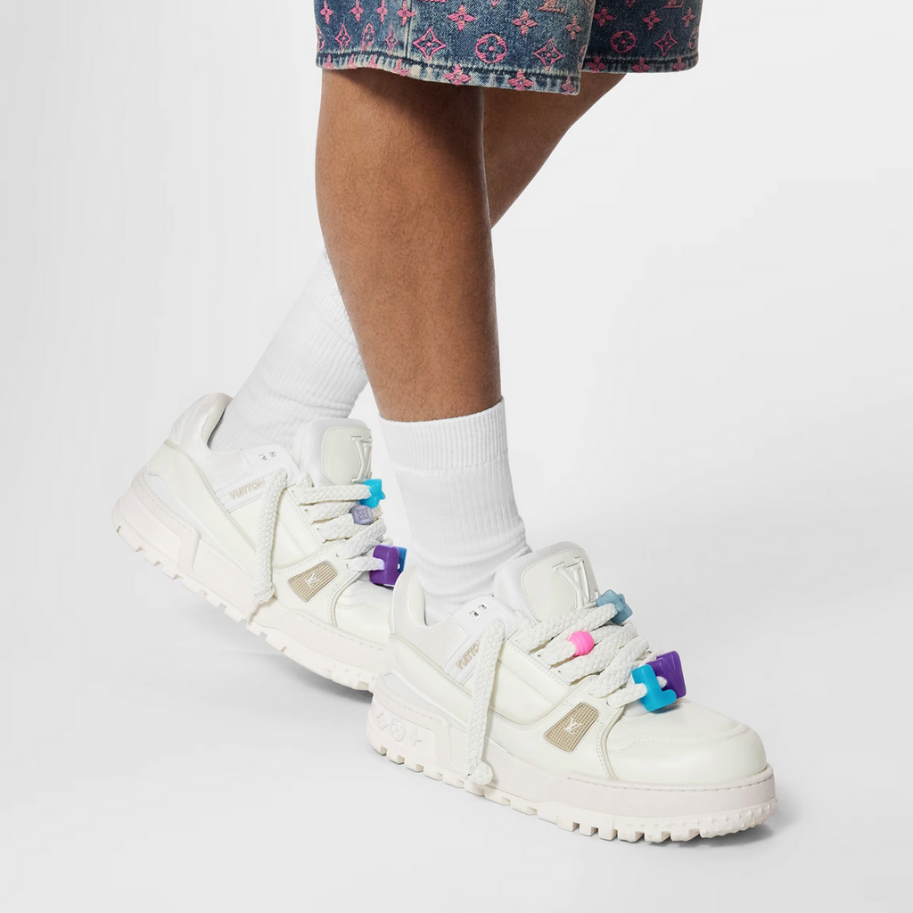 https://cdn.shopify.com/s/files/1/0648/4253/0893/files/louis-vuitton-lv-trainer-maxi-sneaker-white-1ab8rw-McKickz-25_1200x_e9ec691a-450f-411a-995d-8b3bd1e41090.png?v=1762887584