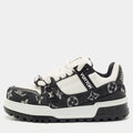 https://cdn.shopify.com/s/files/1/0648/4253/0893/files/luxury-women-louis-vuitton-used-shoes-p1158135-010.jpg?v=1762887585