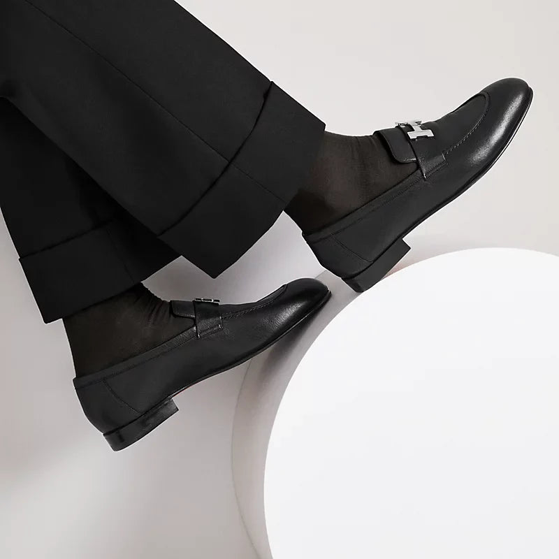 https://cdn.shopify.com/s/files/1/0626/8095/7046/files/paris-loafer--172368ZA02-worn-3-0-0-800-800_g.webp?v=1755335639
