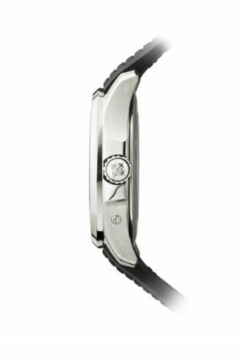 https://cdn.shopify.com/s/files/1/1016/2169/4801/files/patek-philippe-5164a-001-aquanaut-self-winding-dubailuxurywatch-8.jpg?v=1770280429
